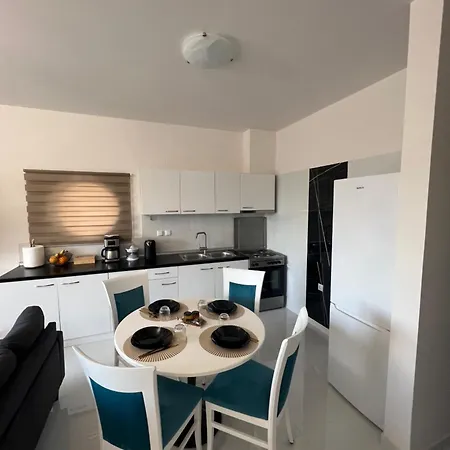 La Terra Luxury Apartament Kivérion